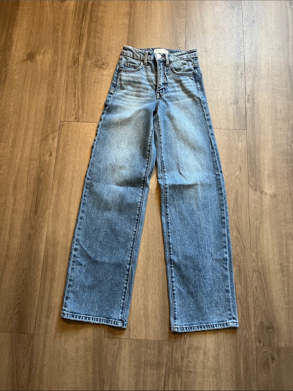 BKE Women's Straight Jeans in Light Blue Wash